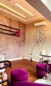 Nail Station